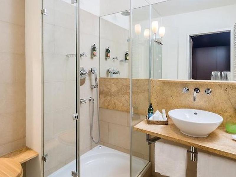 C05933BCA6BBC6737ACB6C2C8AC3295C