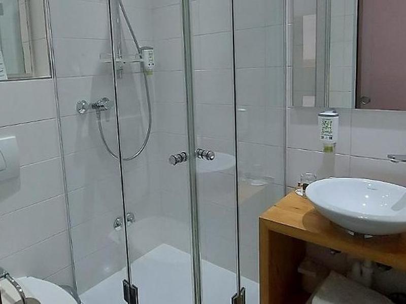 9C0A19B6CAC00EB5C39482C02975F280