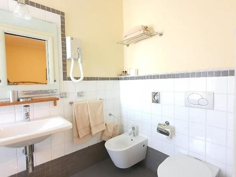 70D6EB1CF2D2934DA65DFBABFB351CD5