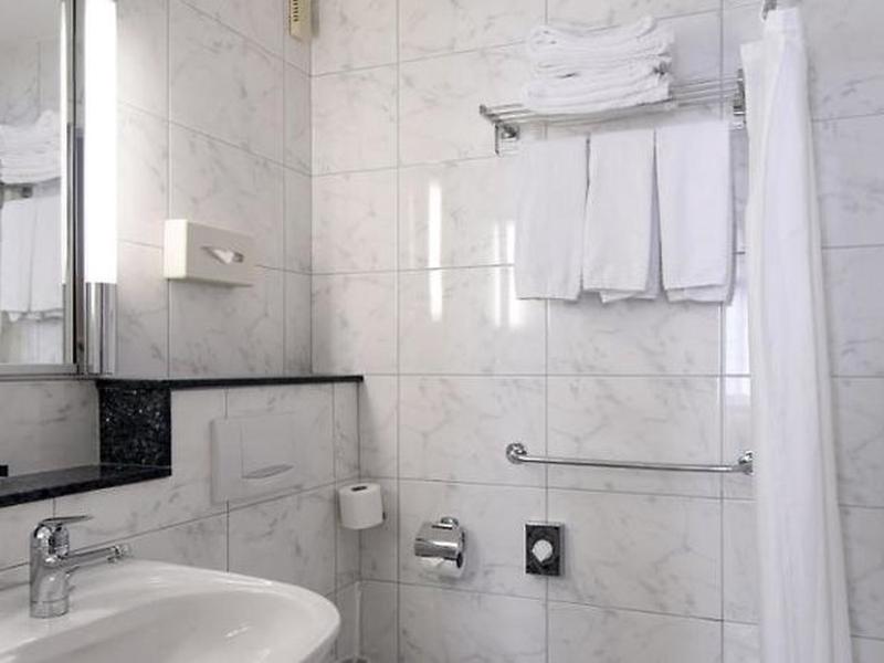 1C664C4C07740B3660D070DF15ACE4DD