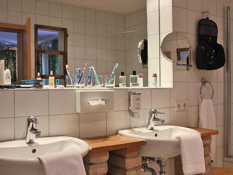 04E367C77300A03F0982EC4C1494D9F0