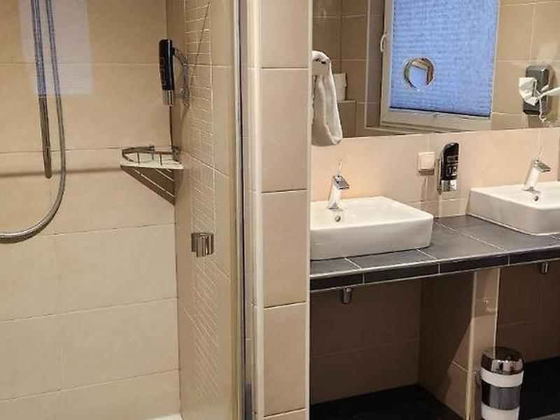 EEB8D84811E23D1E81C790613395914B