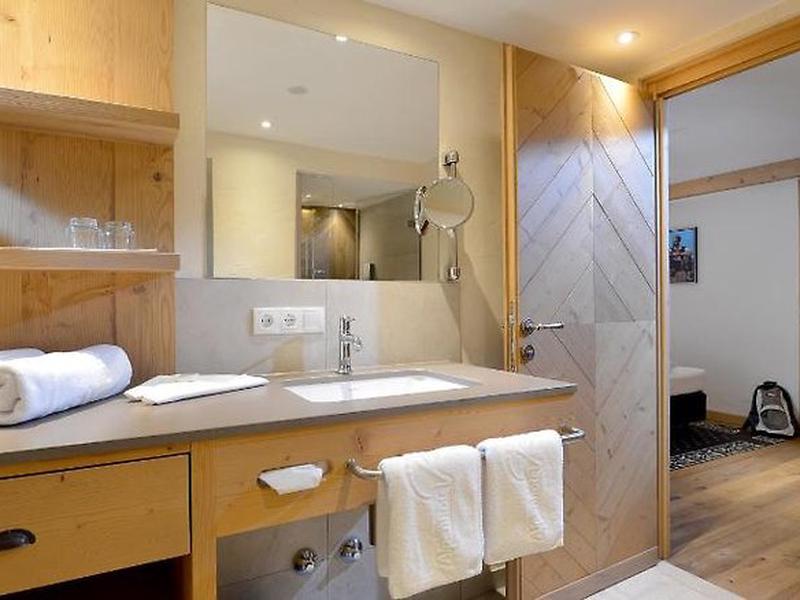 7A571DBC4A4430E68F3DBE249AF46778