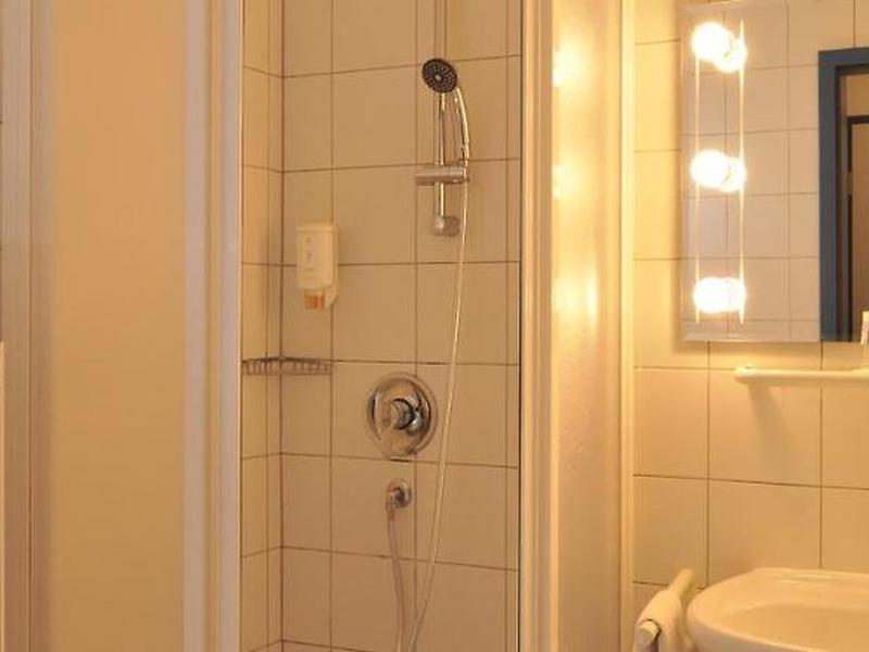 79A53DDA762933130BBBBE87411B8586