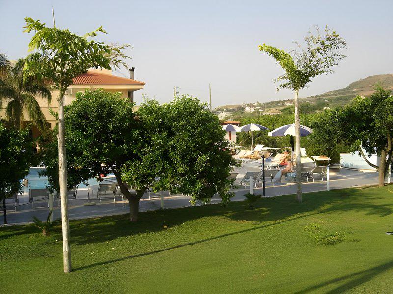 3B4A4854D93B98B300757F0C8220997B