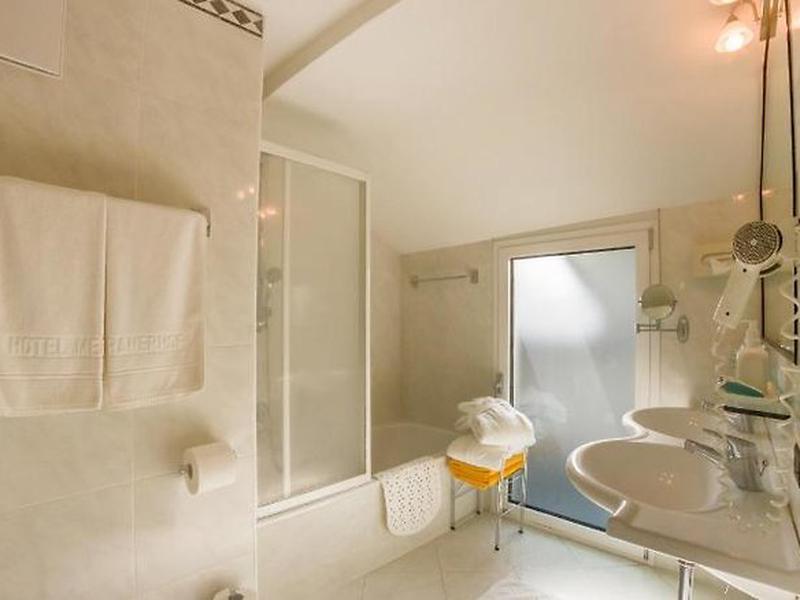 CBAA649AC95A01037927C58DB8C64437