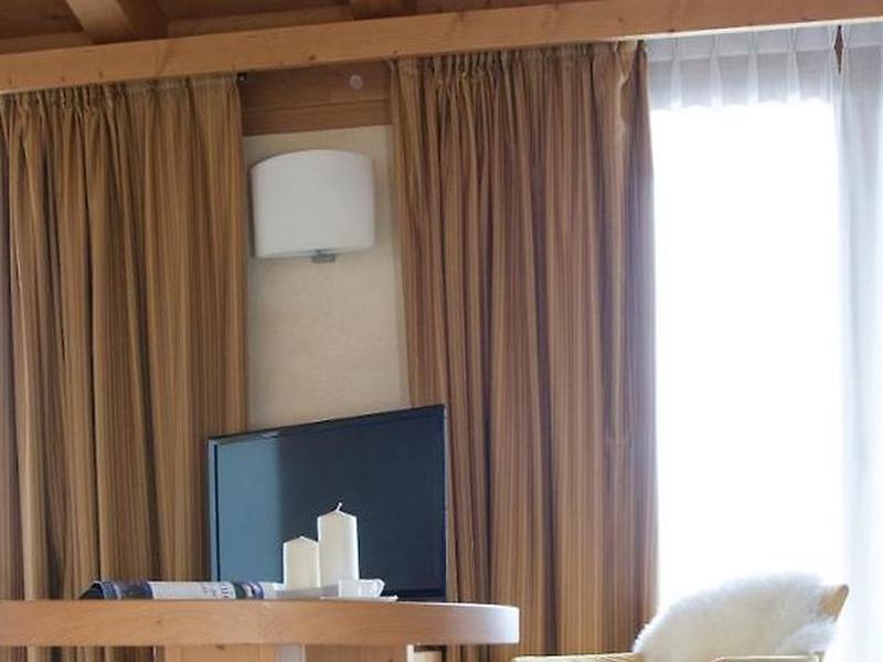 91C4D9F36435D7A22E111950218D9144