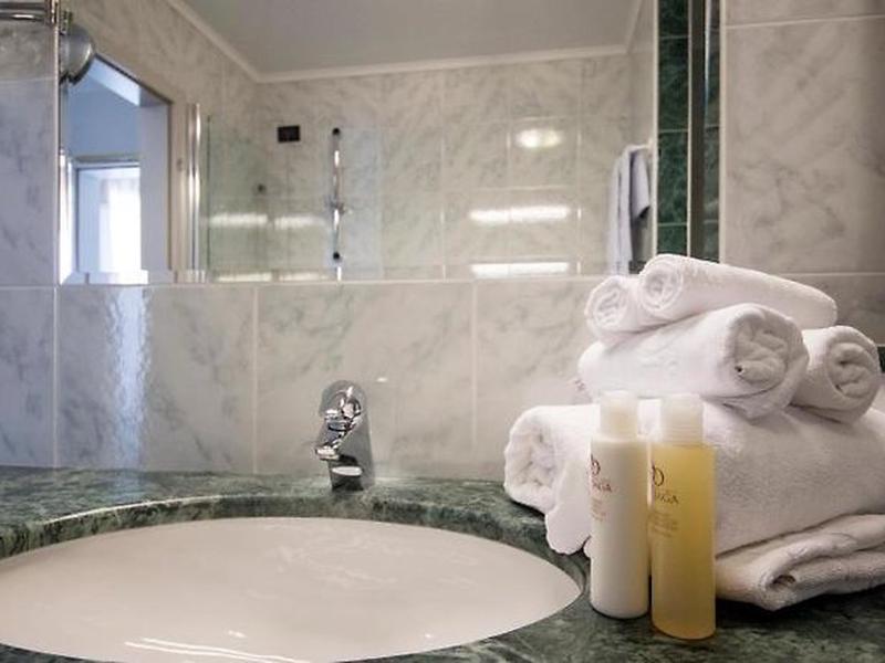 957FB474557607B44595A358D7743FDC