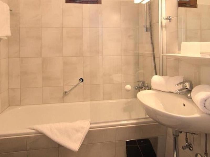 691BEE2DD9306F9BDCFE47B481113F8A