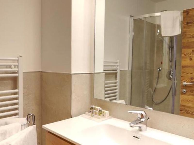 AB0826C837F57AECD1925769545B592A