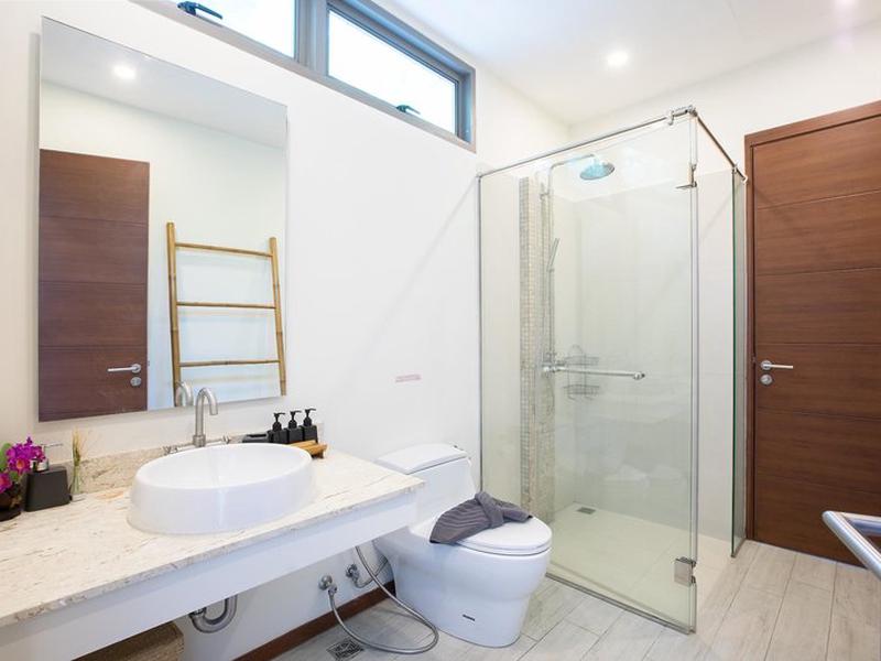 1F2B2AD9D12F5FC357544DF8E5ABEF02