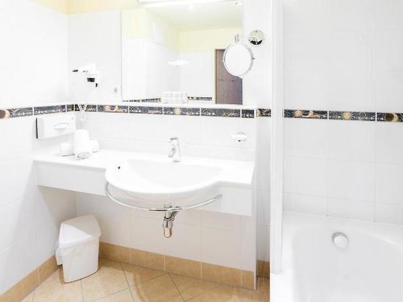 02C3A1A95FE07FB64B058D4F8E66FE56