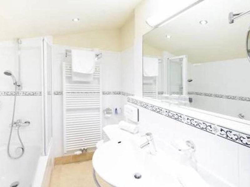 253E1A2EB03CC4285C27E34029155616