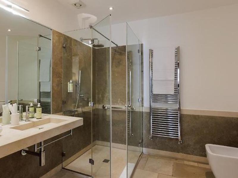 16DA073106E10046939F3E6D36C2F948