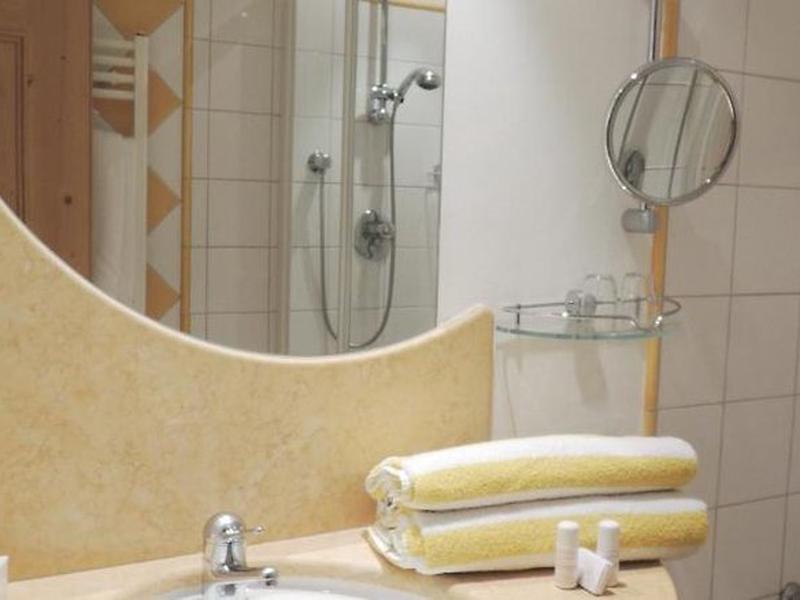 E9909091685A597B6C1A4B5DA60393BC