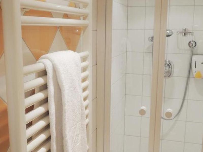 DF4D9B2876773853E148B5A2A93225B3