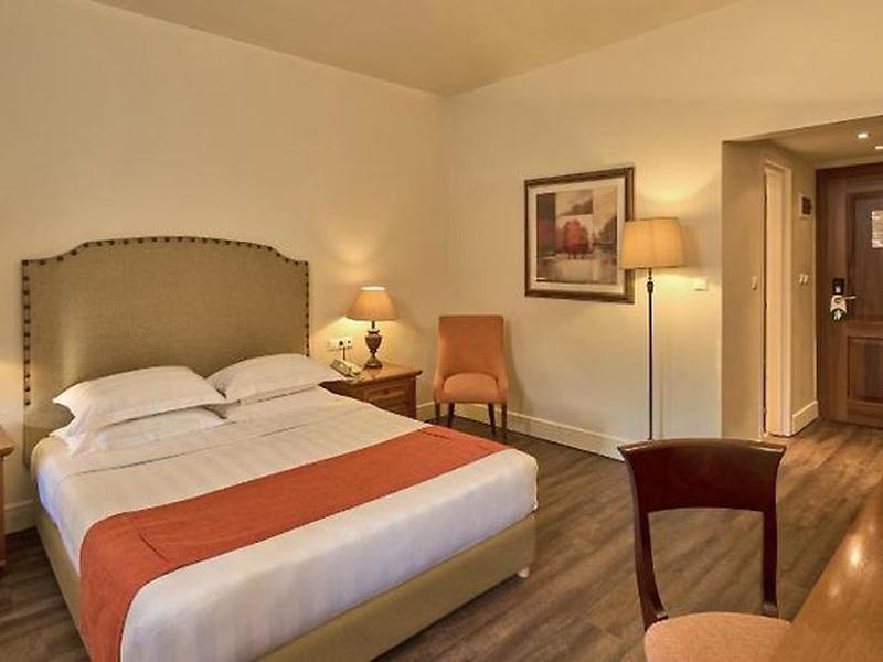 C5AB1F35E47C66C53AF3ED21560DFC49