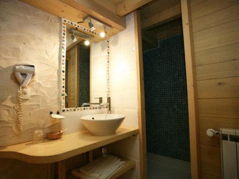 279A0C243C4AA073BF3B492F2812C3C3