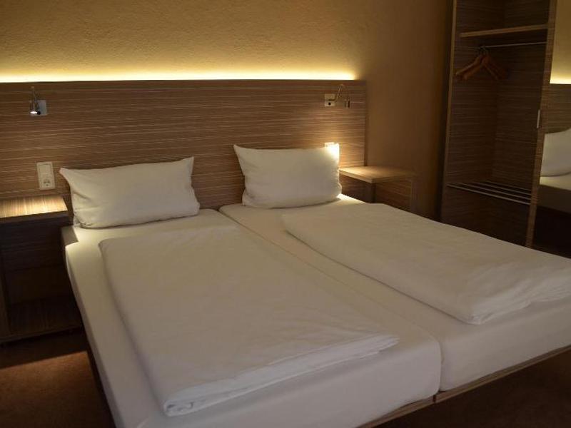 F7206CB9ADAC9C2D618C4DCADA806E94