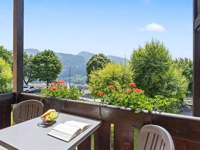 2F61C8E10739BA81F22D9DAE82028C70