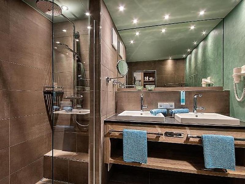 A9722587AD81A6A4DE67E8C6CAF67758