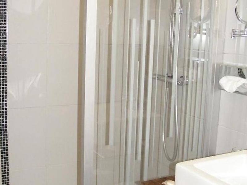 C3F6A8EA6ECE60D05F785FBE8A92585F