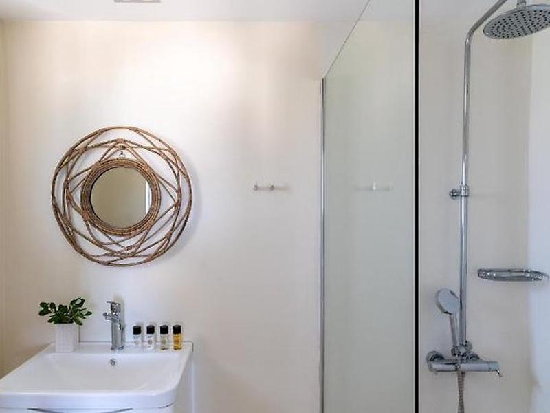 096EDBC044677B0AD4D8561FF6D72DCC