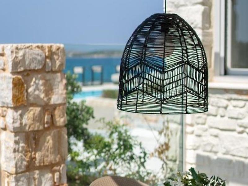 E28509B3B327F5B47F23F14EEF7C3C24