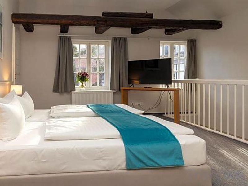 D83E6642F76B2D0FF4909E707645A26F