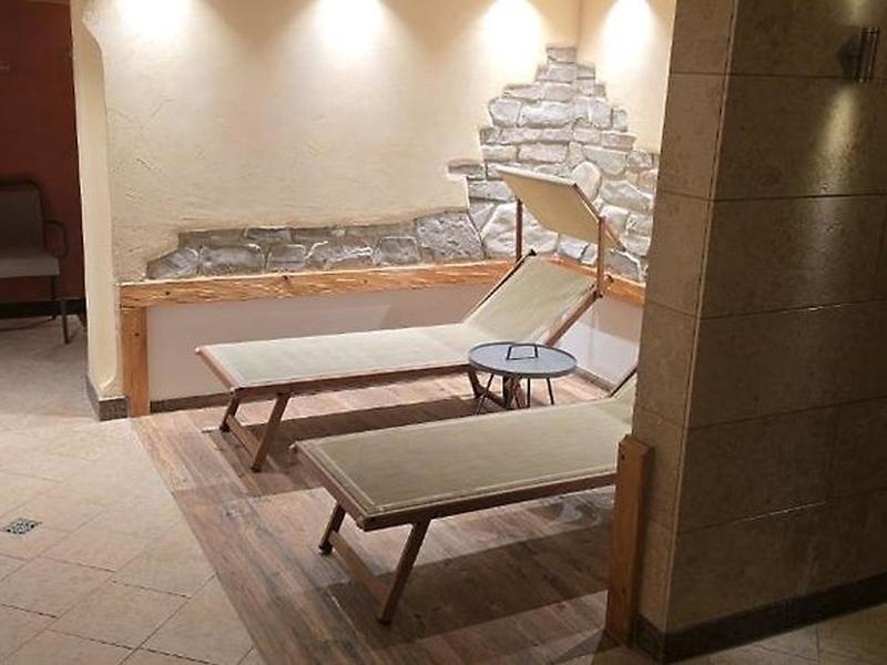 1DEAB85338838BBDB186303E3E21B590