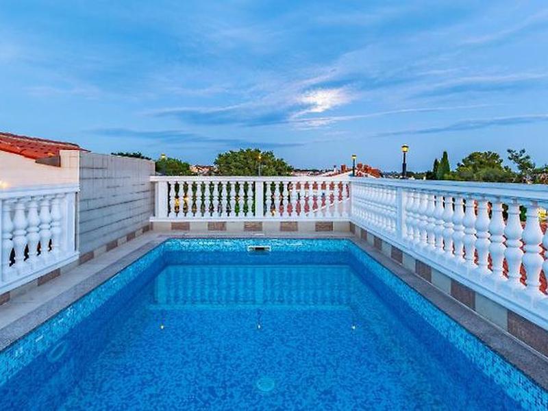 DB1F5D207B3415E5F6E3DF8CBA701FF0