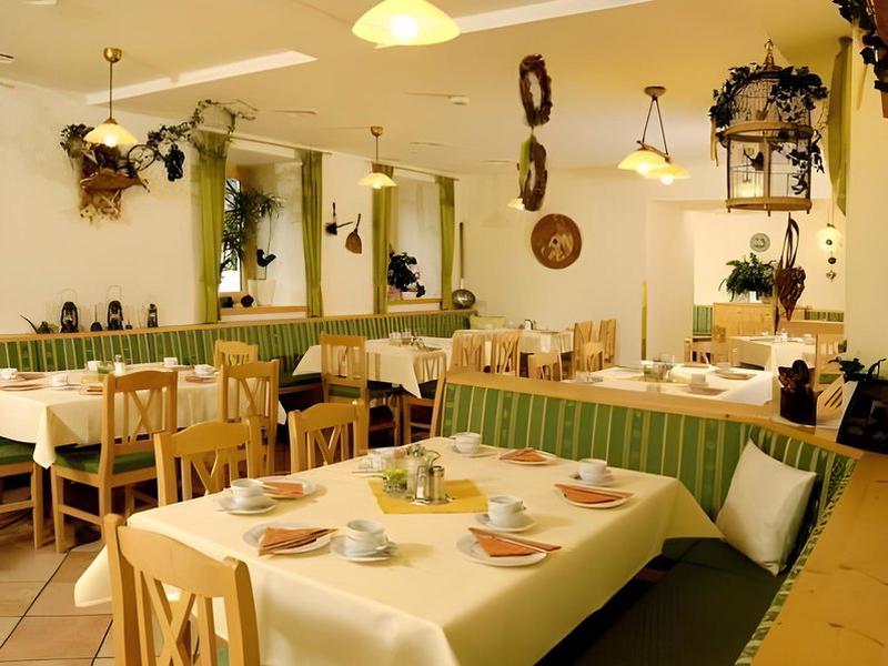 007DA45B76646FDB2BC41063DD85DB21