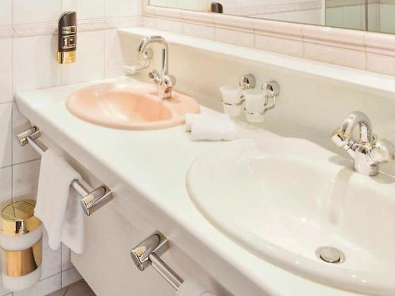 E9C57FD8DBA7269F2C313D957B194563