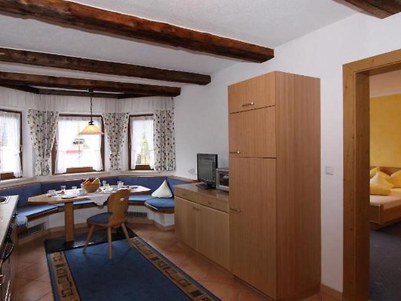 DD087AAE84267CA85A531F497D104026