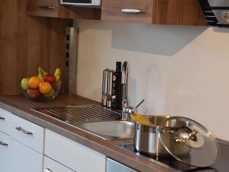 CC1E80D7F7A237E594FF16770081CFAE