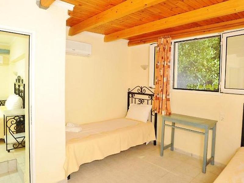 83FC989B61875172A4C4CB41415D83FA