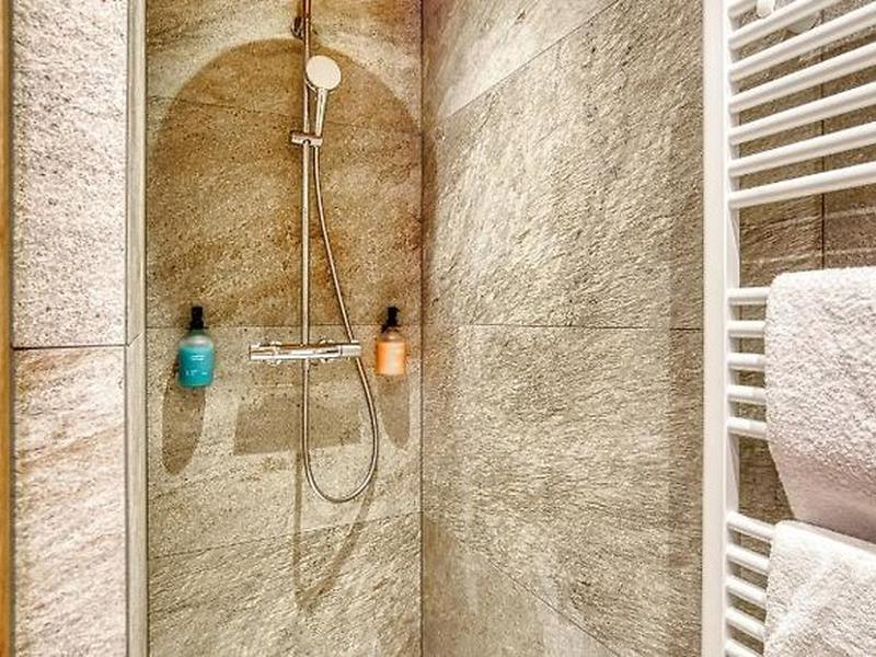 E81DD33AD9EF674D8A61B0E0CDD86788