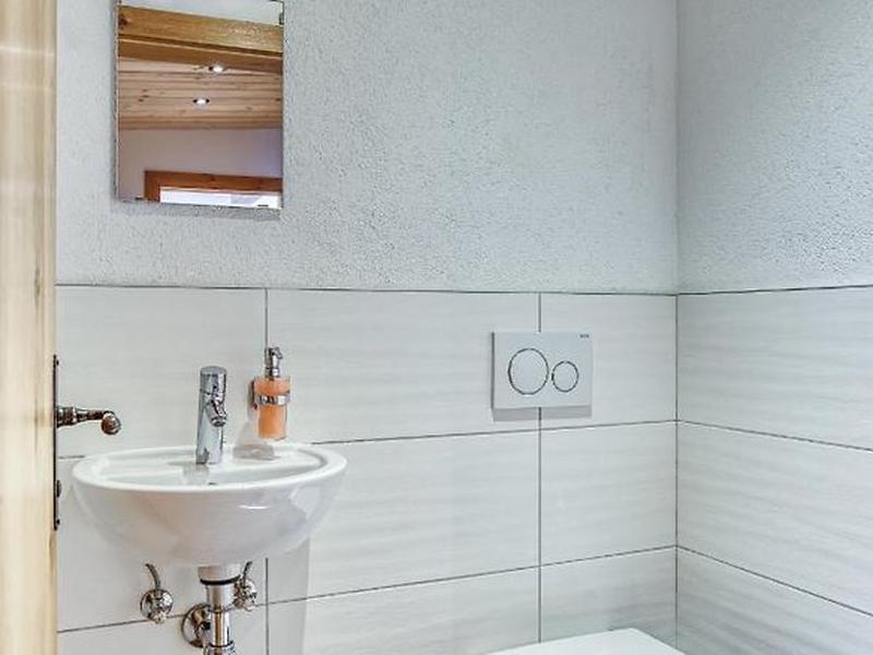 CB9B32F9CFF44D86CD5F65B5D7647F55