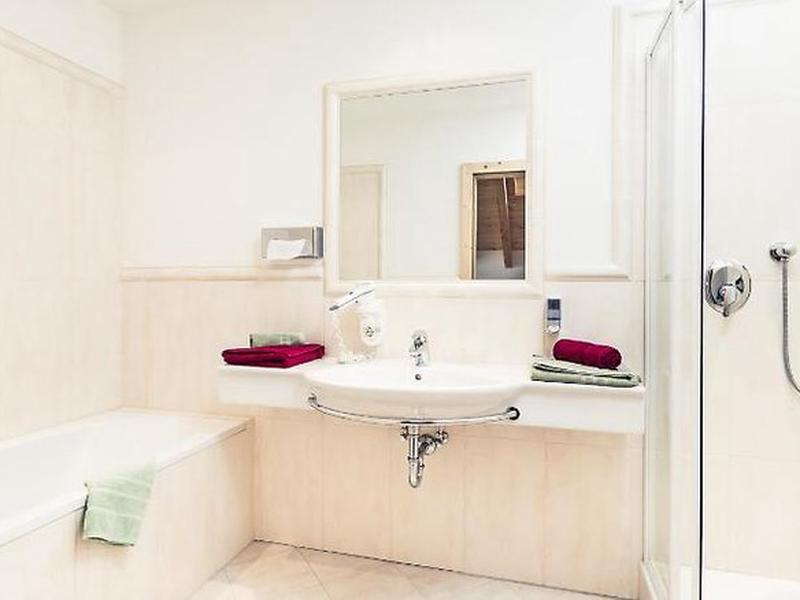 480CE3E98F174CD438F4F750629239C3