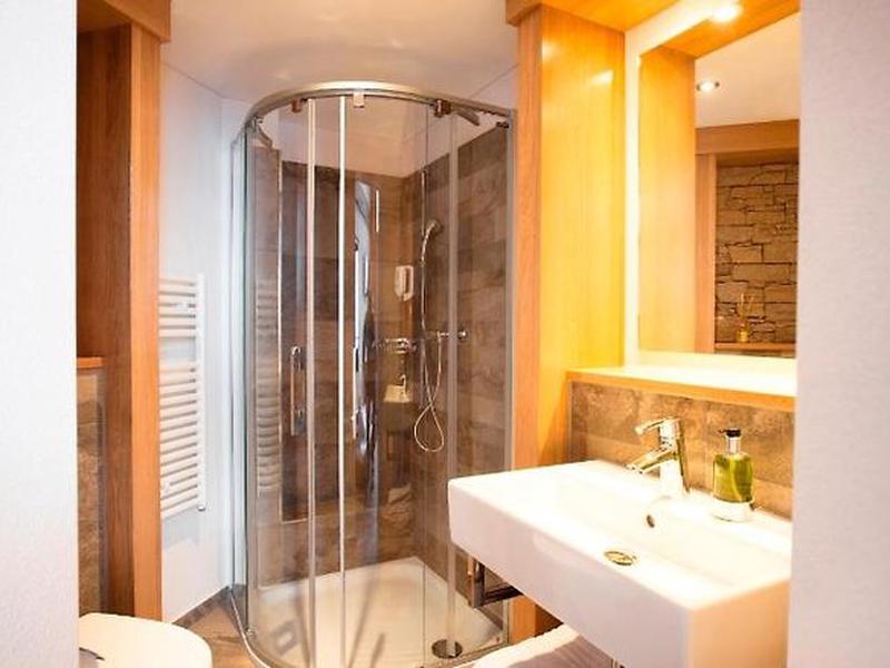 2C4769D0985FF20EA1DEB6C5159D86AD