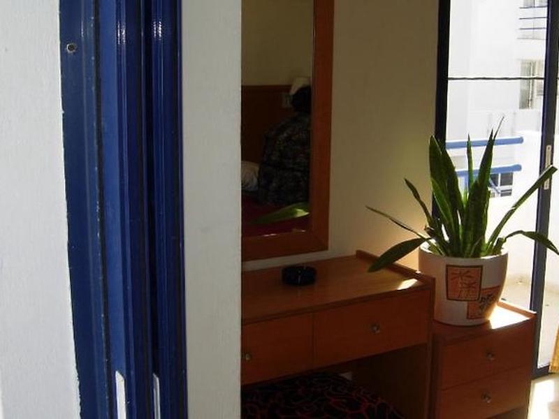 987DC1B7324799BA1823A06715C0DF48