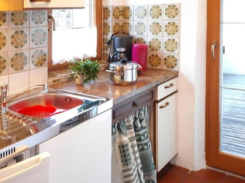 6FD7F2AAD8A4F2E9709B0802239D122C