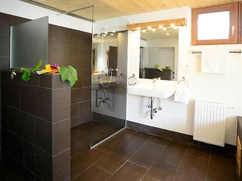 8F56C45D456D5551D49704C4212823AA