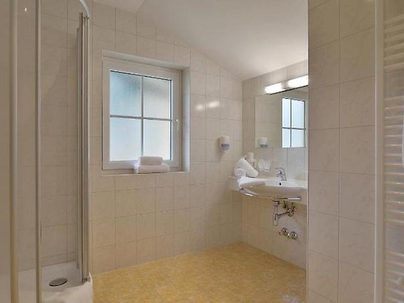 2E2BF5897845BEBCE703F5B95949C5C0