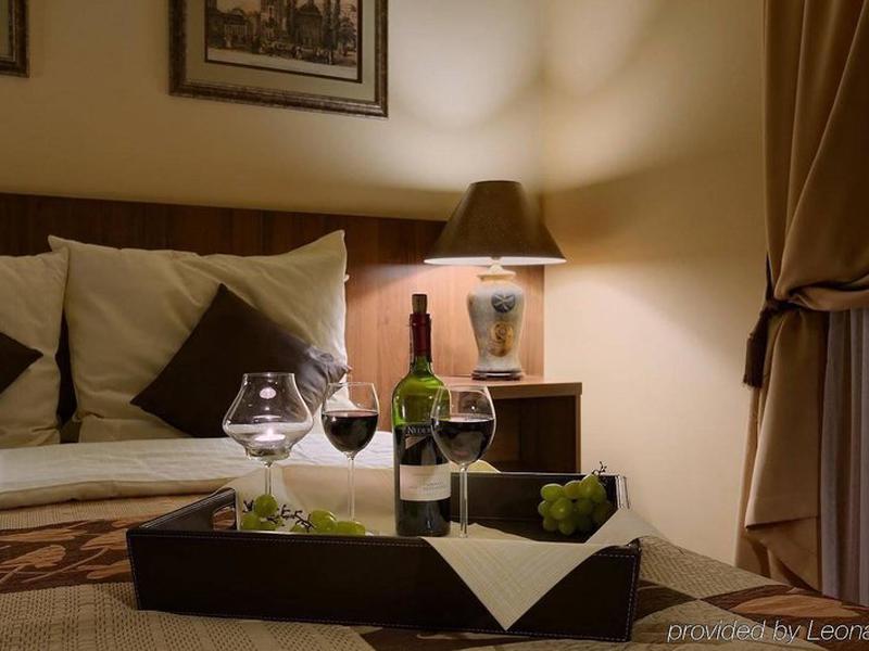 B88B64DDD6E0C19C713470CBA630E8E8