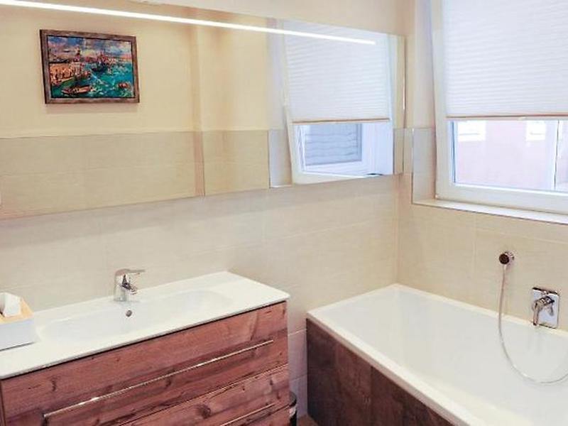 C8B7BEF6D7F87E5AA9D404643F05BB24