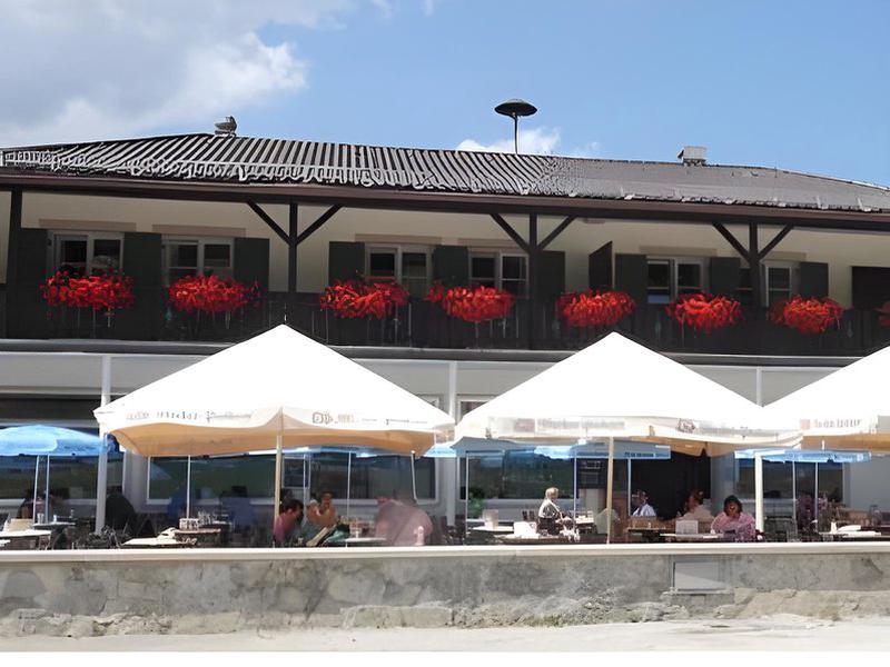 AF4F0CEDD9CA8A7000C1D3C4C4F2F21B