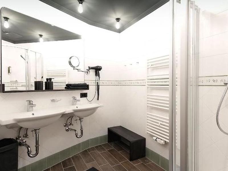 51CA5D3AE81BBD38E7BCB1022D2464C1