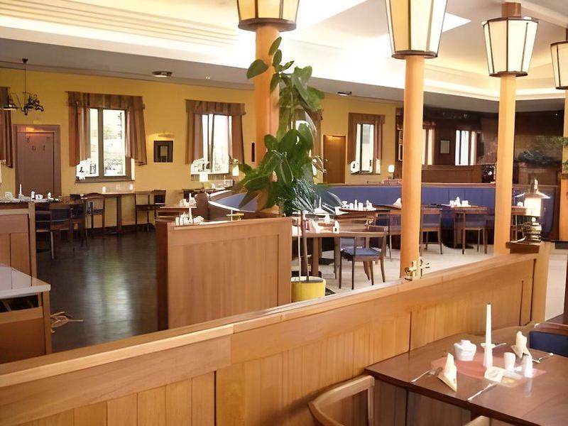 E5651850F699E3E128A270D393B1A24F