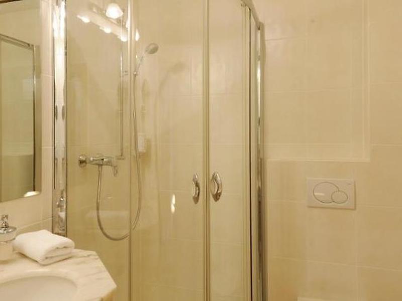 38E98D1E8000C82337539F8042404370